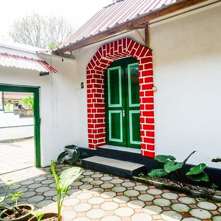 Reddoorz Syariah @ Ndalem Kembang Sore Yogyakarta Ngoại thất bức ảnh