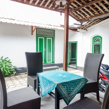 Reddoorz Syariah @ Ndalem Kembang Sore Yogyakarta Ngoại thất bức ảnh