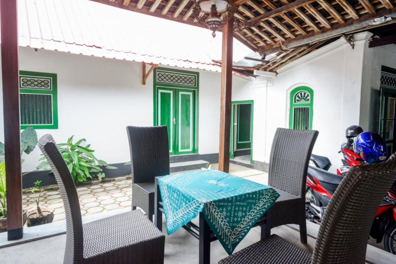 Reddoorz Syariah @ Ndalem Kembang Sore Yogyakarta Ngoại thất bức ảnh