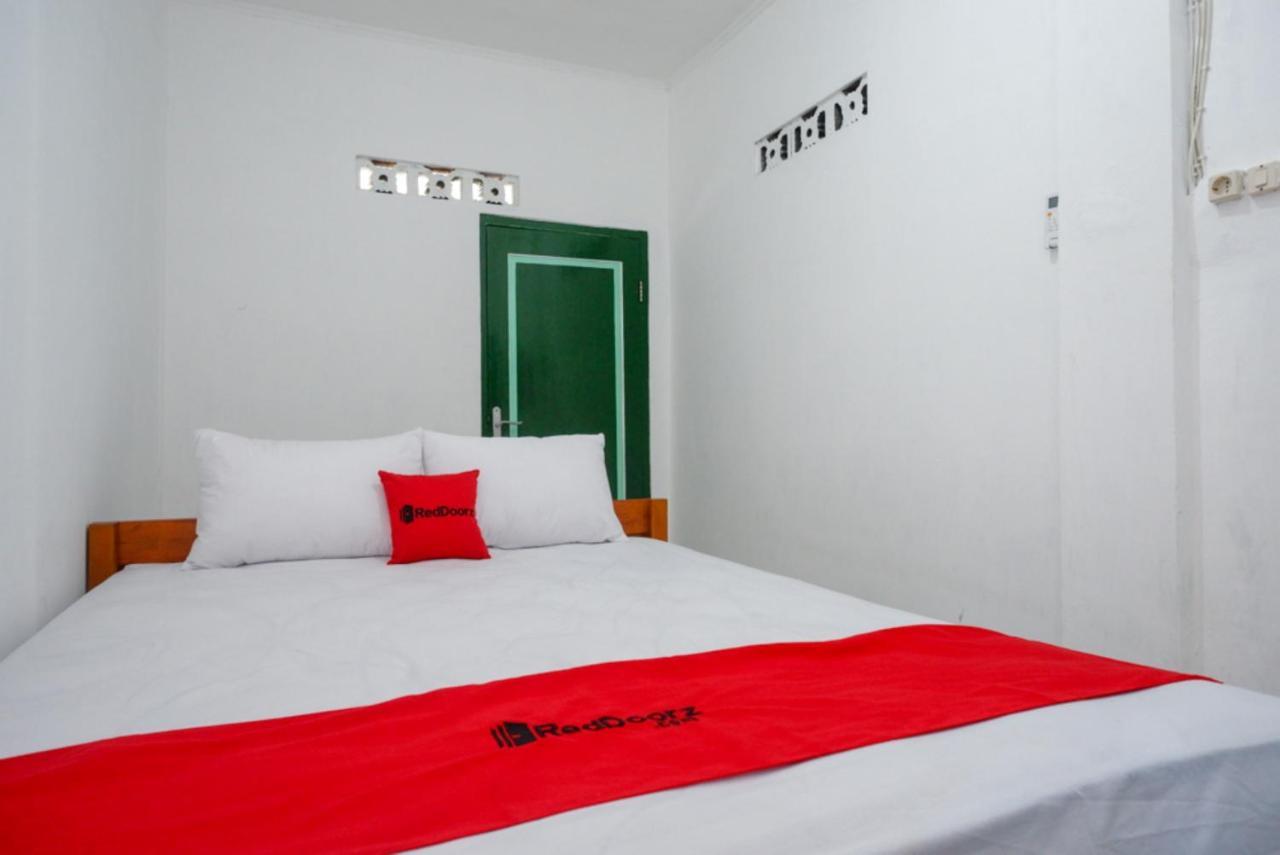Reddoorz Syariah @ Ndalem Kembang Sore Yogyakarta Ngoại thất bức ảnh