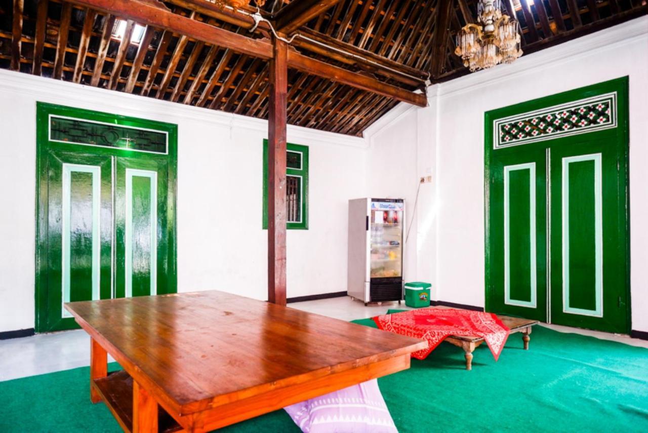 Reddoorz Syariah @ Ndalem Kembang Sore Yogyakarta Ngoại thất bức ảnh