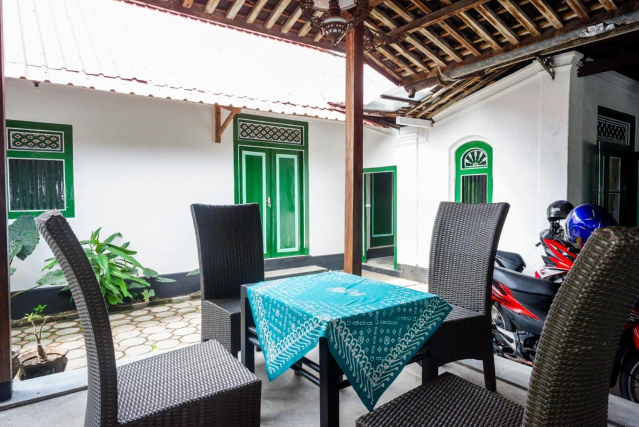 Reddoorz Syariah @ Ndalem Kembang Sore Yogyakarta Ngoại thất bức ảnh