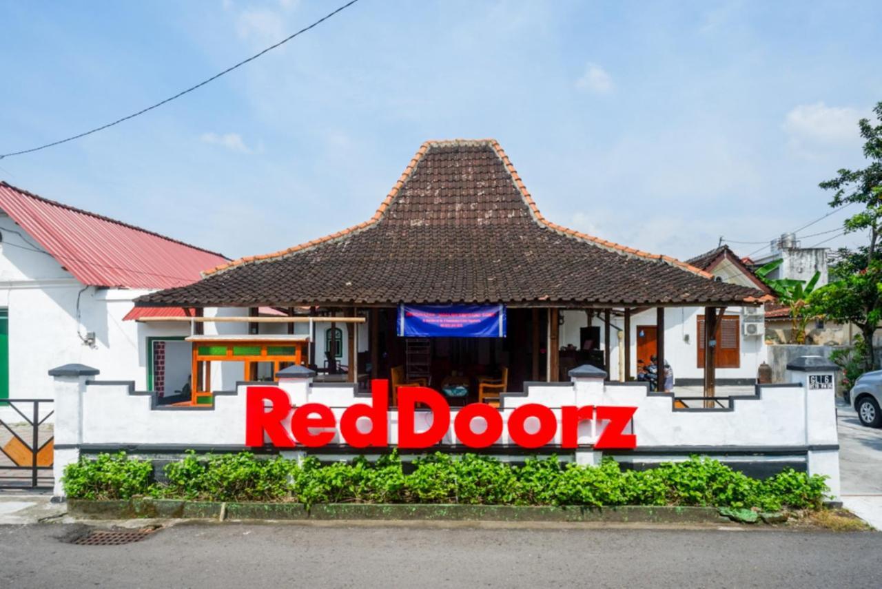 Reddoorz Syariah @ Ndalem Kembang Sore Yogyakarta Ngoại thất bức ảnh