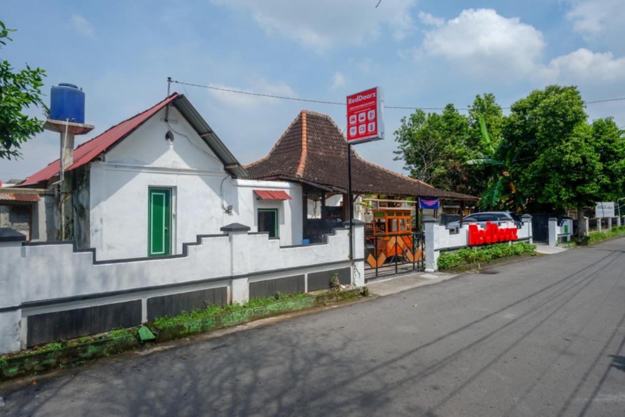 Reddoorz Syariah @ Ndalem Kembang Sore Yogyakarta Ngoại thất bức ảnh