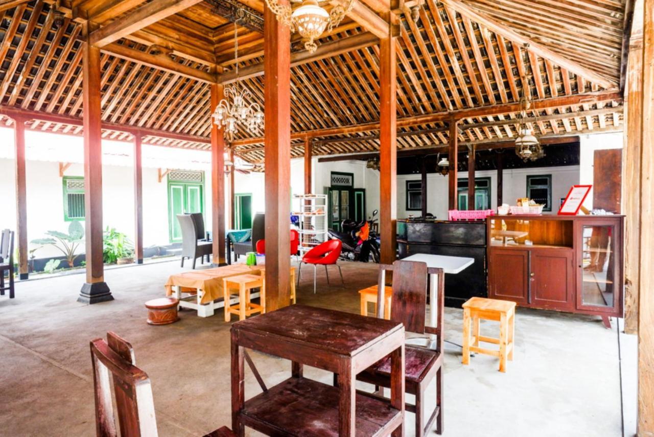 Reddoorz Syariah @ Ndalem Kembang Sore Yogyakarta Ngoại thất bức ảnh